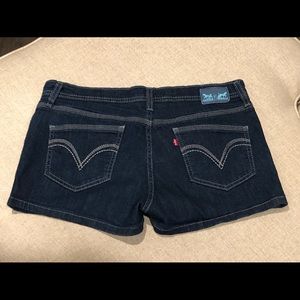 Levi’s Low Rise Shorts